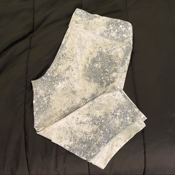 Old Navy Pants - Old Navy Active Cropped Leggings